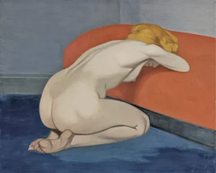 Femme nue agenouillée devant un canapé rouge, 1915