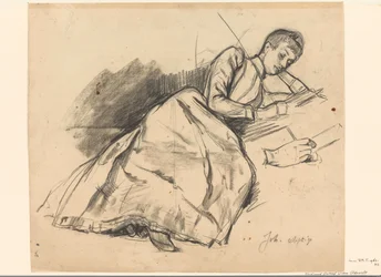 Jeune femme lisant sur un sofa