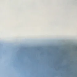 Horizon bleu brumeux