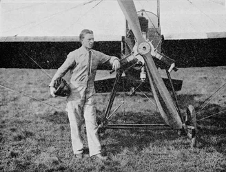 Course aérienne Londres-Paris : le gagnant, M. WL Brock, pilote de course américain, 1914