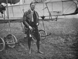 M. Gordon Bell, qui a piloté plus de types différents que tout autre pilote de son temps, 1913-1934