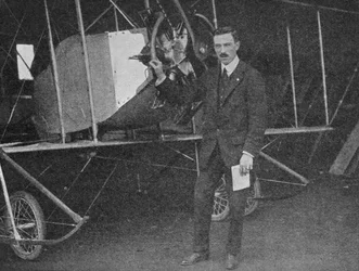 Un des meilleurs instructeurs : Lewis WF Turner à côté d