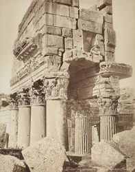Détail du pronaos du Temple de Bacchus, dans la zone archéologique d