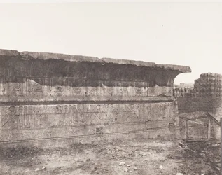 Esneh Latopolis, Construction Ensablée - Paroi Extérieure - Corniche