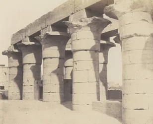 Louksor Thèbes. Construction Centrale - Grande Colonnade