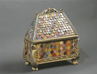 Coffret-reliquaire (or, argent et pierres semi-précieuses)
