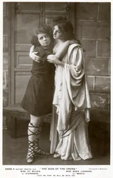 Ivy Millais et Marie Leonhard, actrices, vers 1900