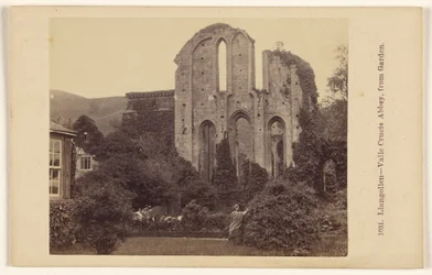 Llangollen - abbaye de Valle Crucis, vue du jardin