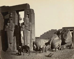 Statue tombée au Ramesseum, Thèbes, 1857