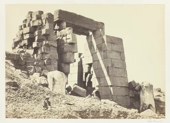 Le pylône de granit, Thèbes