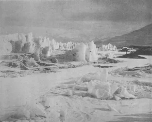 Avenue Alph, où nous avons émergé de la glace Pinnacle, c1911