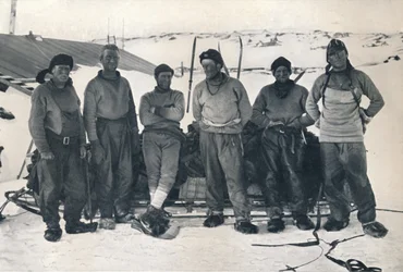 Le groupe du lieutenant Campbell à leur retour au cap Evans, 7 novembre 1912, 1913