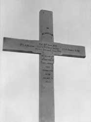 Croix commémorative érigée à Observation Hill pour le groupe du Sud, 1913