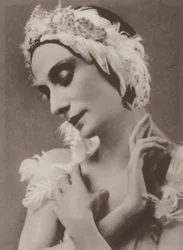 Pavlova dans Le Cygne mourant (photo n/b)