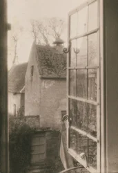 Depuis une fenêtre à Kelmscott Manor, 1896