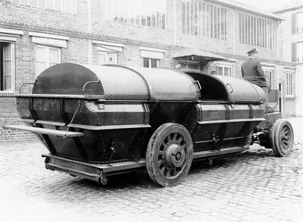 Transporteur fermé pour le transport des déchets ménagers, 1912