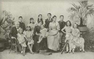 Ferdinand De Lesseps, avec sa femme et ses enfants