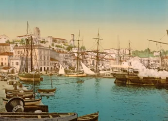 Vue générale du port de Cannes