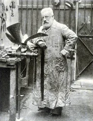 Portrait de Fernand Forest (1851 - 1914), inventeur français (moteur, pièces auto...) - photographie