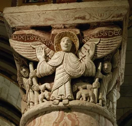 Chapiteau de colonne représentant l