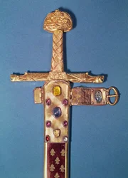 Épée du sacre des rois de France, ayant appartenu à Charlemagne (742-814), connue sous le nom de Joyeuse