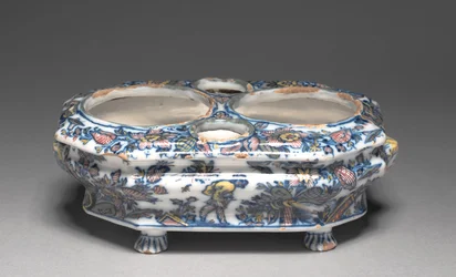 Support de burettes, fabriqué par Héraud-LeRoy Factory, c.1740