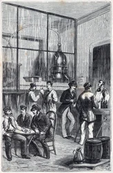 Atelier de distillateur à Paris au XIXe siècle - Gravure dans « Les sciences mises à la portée de tous - physique et chimie » par Alexis Clerc - Fin XIXe siècle - Collection privée