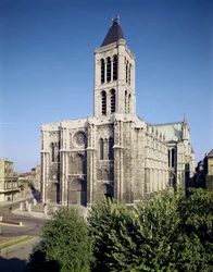 Vue extérieure du sud-ouest, 1122-1281