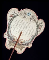 Écran à main. Dos. Gravure en couleur sur carton protégeant le visage de la chaleur du feu