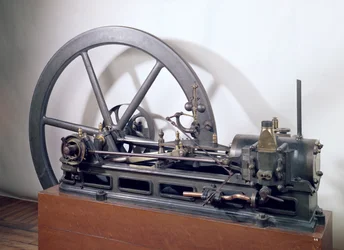 Moteur à combustion interne conçu par Étienne Lenoir (1822-1900), 1860