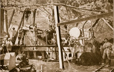 Un des canons lourds utilisés par les Alliés dans sa position massive et protégée sur la Somme, 1914-19