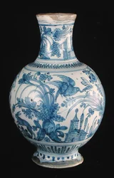 Bouteille de pharmacie avec un motif bleu et blanc, Atelier Savonne
