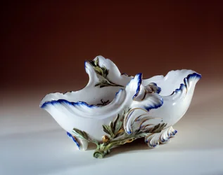 Saucière en rocaille dite Duplessis