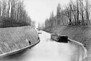 Le Canal du Centre à Genelard