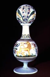 Vase avec bouchon, début du XVIIIe siècle