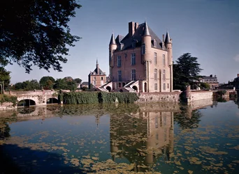 Vue du donjon du château, construit entre 1355 et 1388