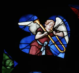 Vitrail représentant un ange musicien