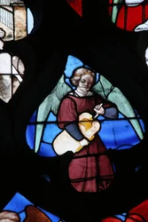 Fenêtre représentant un Ange musicien