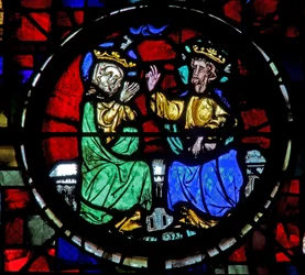 Vitrail w15 représentant le Couronnement de la Vierge