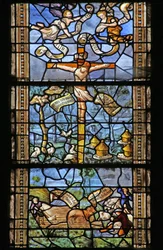 Christ en croix entouré de scènes champêtres inspirées de Virgile. Fenêtre offerte par Thomas Mangin