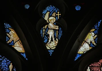 Vitrail w27 représentant Saint Michel