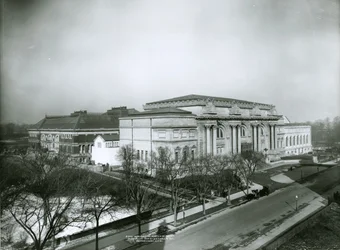 Le Metropolitan Museum of Art depuis le sud-est, New York, 1909