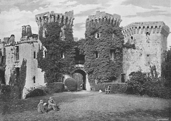 Château de Raglan : La porte, vers 1896