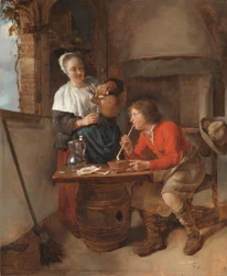 Jeune homme fumant et femme versant de la bière