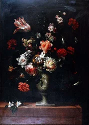 Nature morte de fleurs dans un vase en pierre
