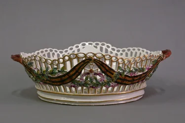 Corbeille à pain du service de table en porcelaine de l
