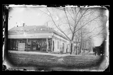 Marché de viande de Frank Bollinger, Flatbush, Brooklyn, vers 1872-87