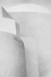 Courbes architecturales blanches