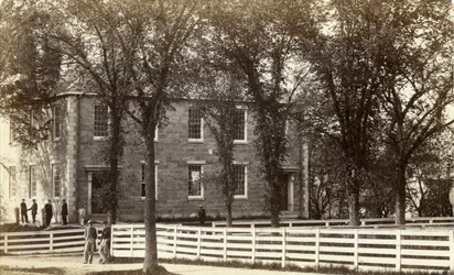 Académie de pierre
