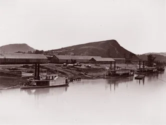 Rivière Tennessee à Chattanooga et éperon de Lookout Mountain